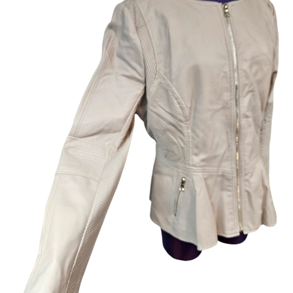 Guess Cream Faux Leather Perforated Flounce Lightweight Jacket Size XL Women's - Picture 7 of 14